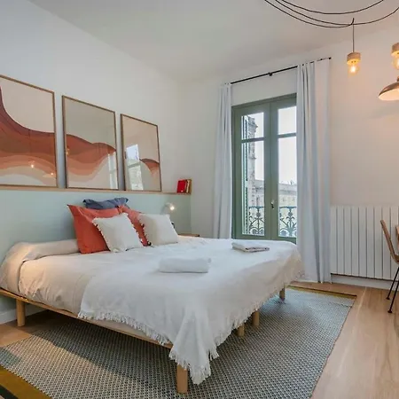 Amazing 5 Bd 5 Bathroom Next To Plaza Catalunya Apartment *