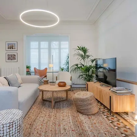 Amazing 5 Bd 5 Bathroom Next To Plaza Catalunya Apartment Barcelona