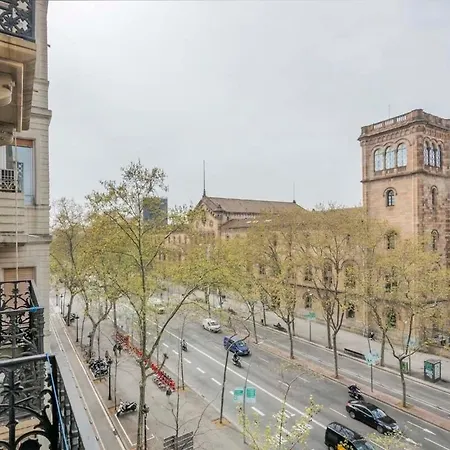 Amazing 5 Bd 5 Bathroom Next To Plaza Catalunya *