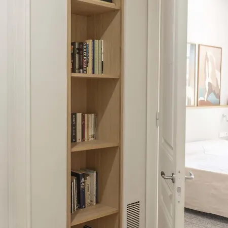 Amazing 5 Bd 5 Bathroom Next To Plaza Catalunya Apartment *