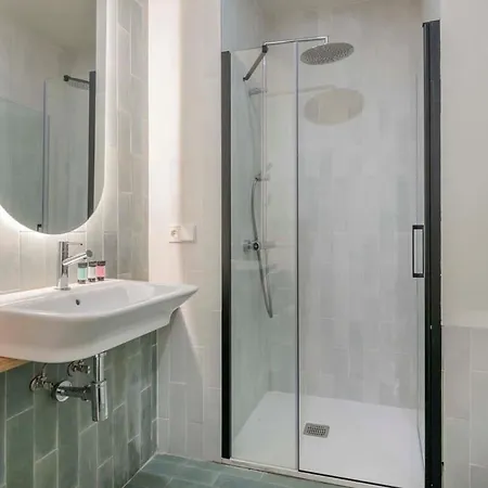Amazing 5 Bd 5 Bathroom Next To Plaza Catalunya Apartment *