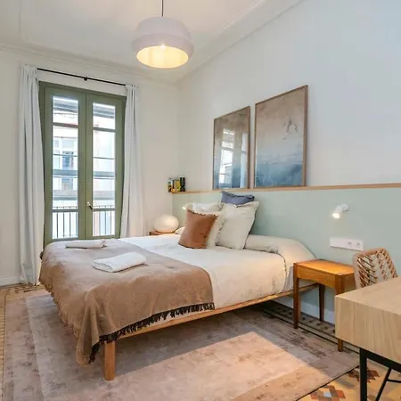Amazing 5 Bd 5 Bathroom Next To Plaza Catalunya Barcelona