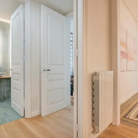 Apartment Amazing 5 Bd 5 Bathroom Next To Plaza Catalunya *