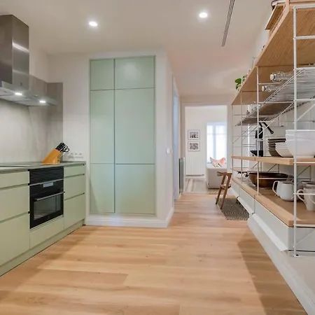 Apartment Amazing 5 Bd 5 Bathroom Next To Plaza Catalunya