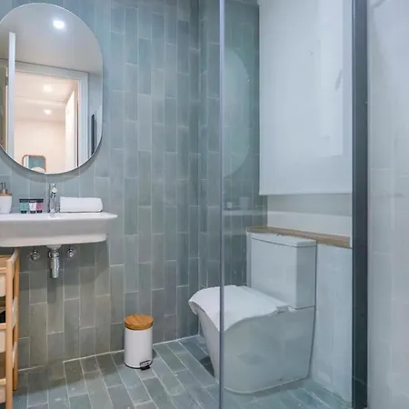Amazing 5 Bd 5 Bathroom Next To Plaza Catalunya *