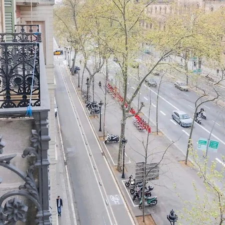 Amazing 5 Bd 5 Bathroom Next To Plaza Catalunya Apartment *