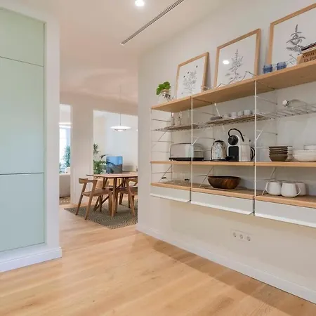 Apartment Amazing 5 Bd 5 Bathroom Next To Plaza Catalunya