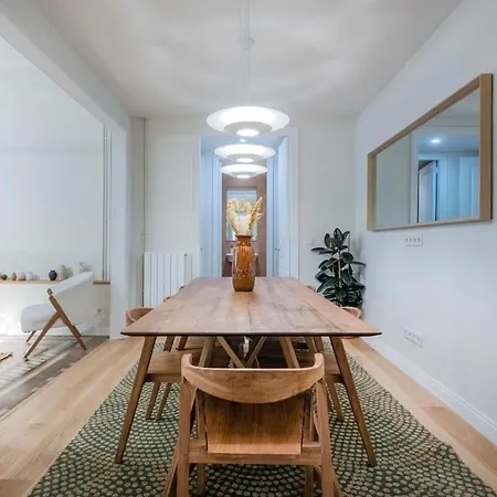 Amazing 5 Bd 5 Bathroom Next To Plaza Catalunya Apartment *