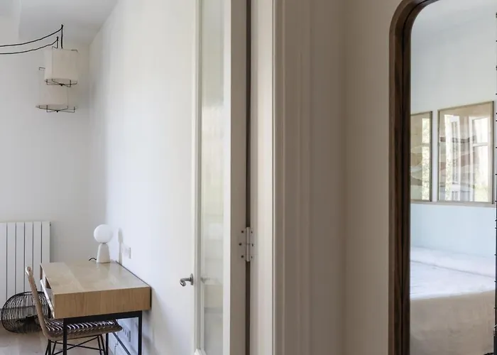 The Collection - Amazing 5 Bd 5 Bathroom Next To Plaza Catalunya