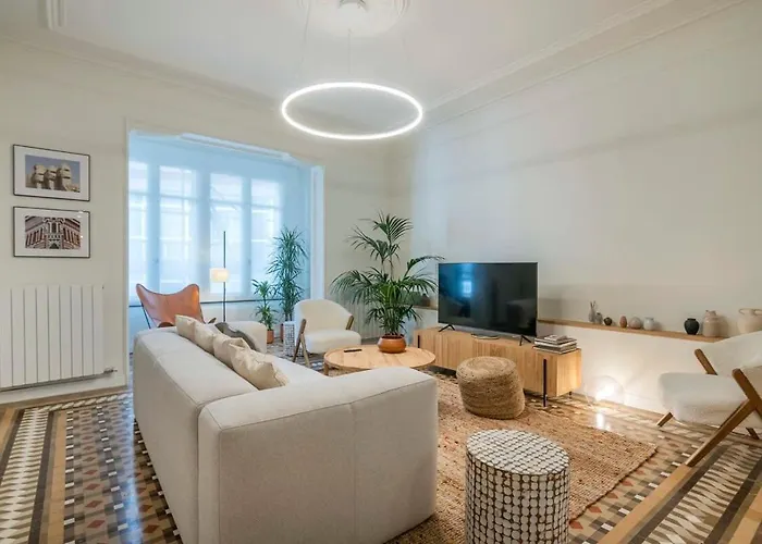 The Collection - Amazing 5 Bd 5 Bathroom Next To Plaza Catalunya *